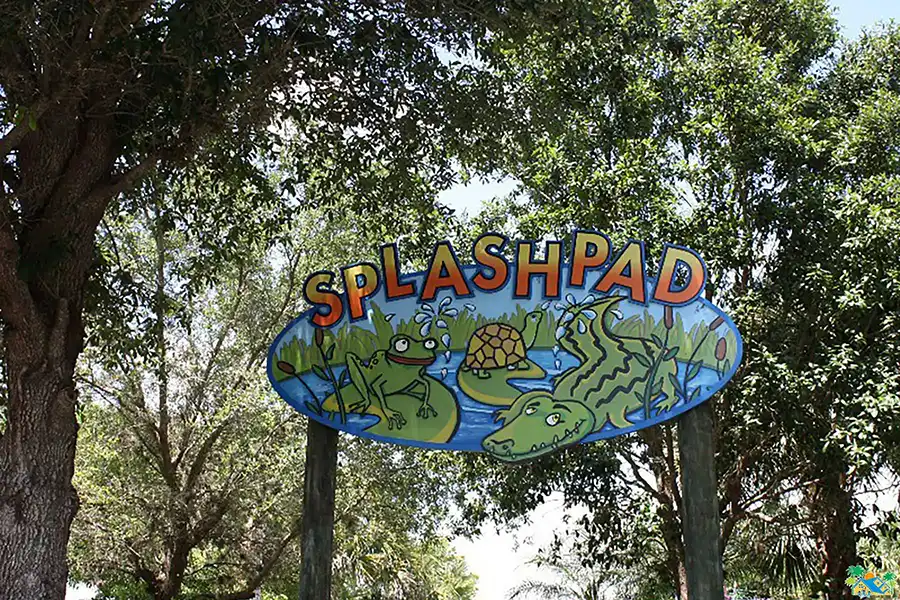 View of the entrance to the children's Splashpad